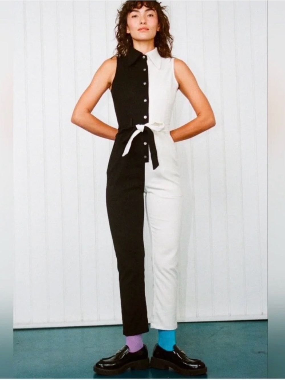 Fashion Brand Company Two-Tone Black and Cream Sleeveless Jumpsuit with Tie Belt - Picture 3 of 6